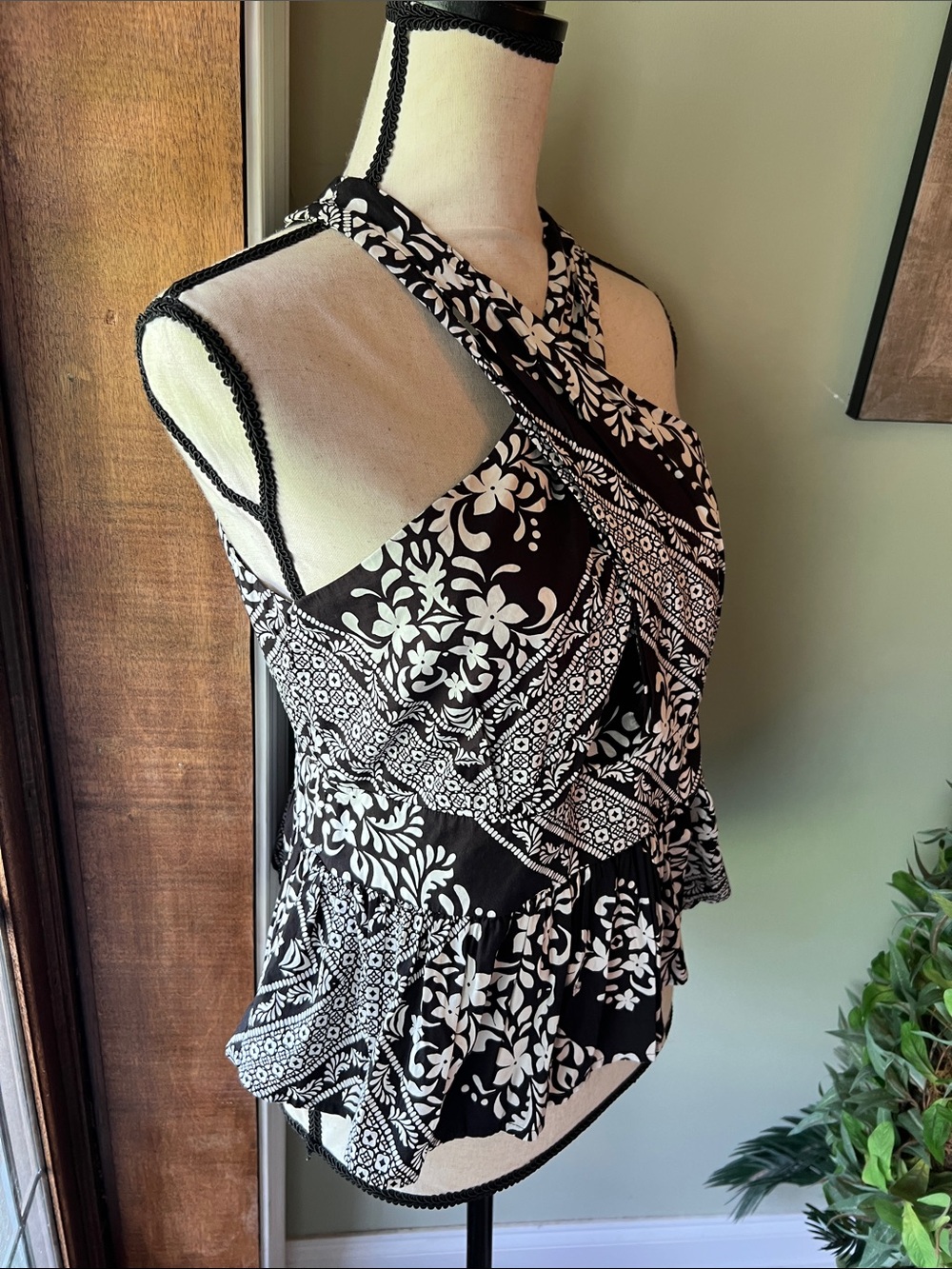 LOFT Black & White Floral Halter Peplum Top - Picture 7 of 12